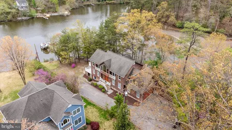 View/Area - 322 Piney Point Rd, Pasadena, MD 21122 photo 1 of 6