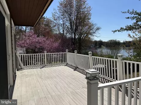 Exterior - 322 Piney Point Rd, Pasadena, MD 21122 photo 10 of 11