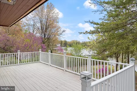 Exterior - 322 Piney Point Rd, Pasadena, MD 21122 photo 9 of 11