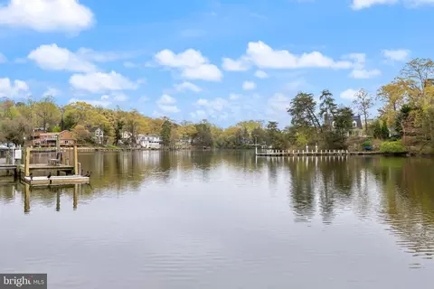 View/Area - 322 Piney Point Rd, Pasadena, MD 21122 photo 4 of 6