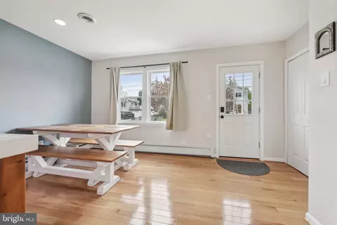 Entry Way - 1735 Fairhill Dr, Edgewater, MD 21037 photo 2 of 4