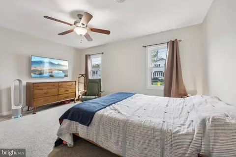 Bedroom - 1735 Fairhill Dr, Edgewater, MD 21037 photo 4 of 4