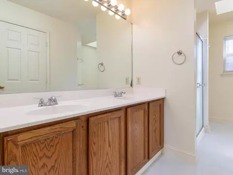 Bath - 1819 Hillburne Way, Crofton, MD 21114 photo 1 of 2