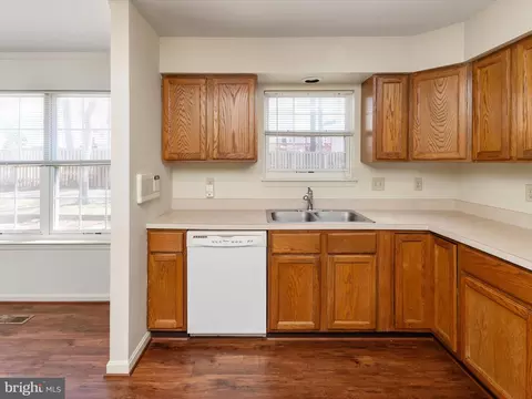 Kitchen - 1819 Hillburne Way, Crofton, MD 21114 photo 2 of 3