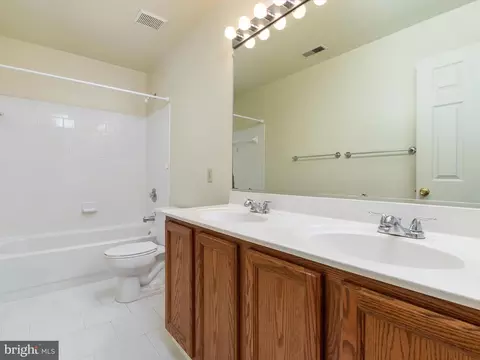 Bath - 1819 Hillburne Way, Crofton, MD 21114 photo 2 of 2