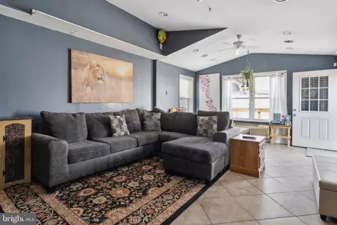 175 Seagull Dr, Pasadena, MD 21122 photo 9