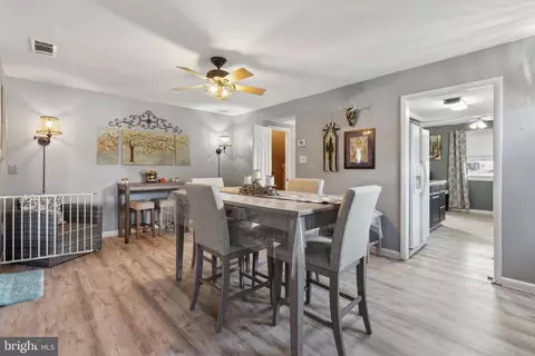175 Seagull Dr, Pasadena, MD 21122 photo 6