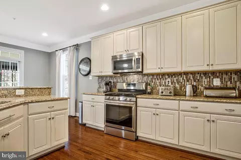 802 Phyllis St, Odenton, MD 21113 photo 6