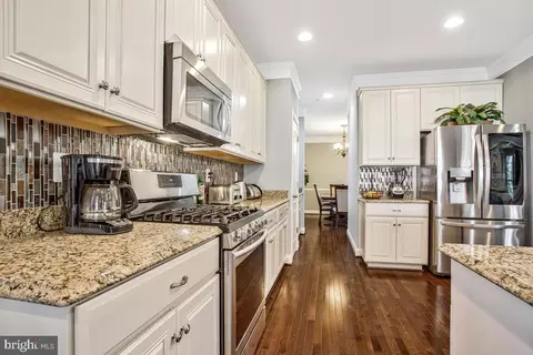802 Phyllis St, Odenton, MD 21113 photo 8
