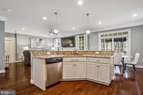 802 Phyllis St, Odenton, MD 21113 photo 7