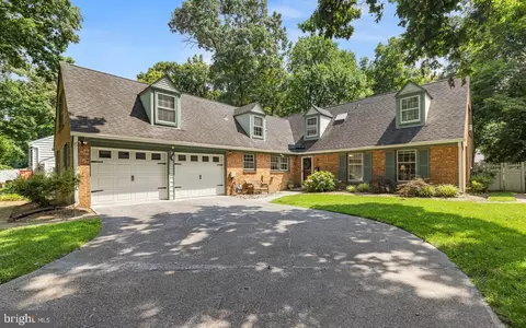 1555 Farlow Ave, Crofton, MD 21114