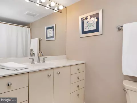Bath - 532 Moorings Cir, Arnold, MD 21012 photo 1 of 4