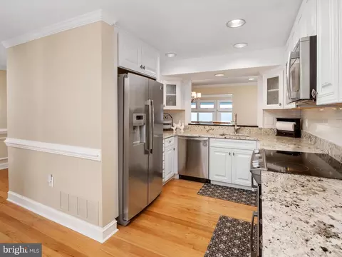 Kitchen - 532 Moorings Cir, Arnold, MD 21012 photo 3 of 3