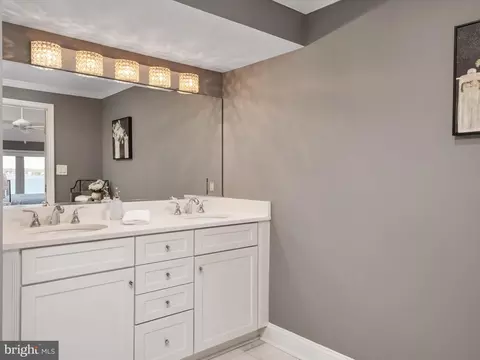 Bath - 532 Moorings Cir, Arnold, MD 21012 photo 2 of 4