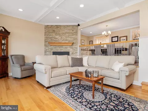 Living - 532 Moorings Cir, Arnold, MD 21012 photo 2 of 6