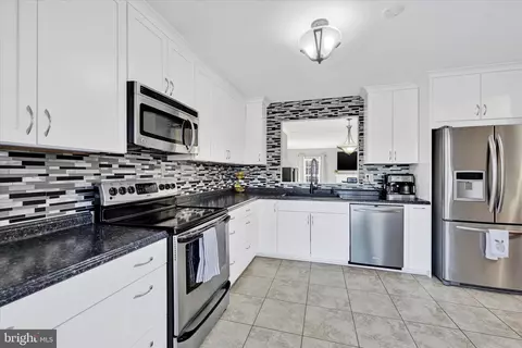 Kitchen - 2597 Ambling Cir, Crofton, MD 21114 photo 3 of 3
