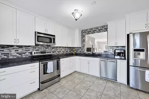 Kitchen - 2597 Ambling Cir, Crofton, MD 21114 photo 2 of 3