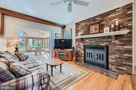 191 Oak Dr, Pasadena, MD 21122 photo 15