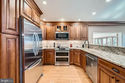 191 Oak Dr, Pasadena, MD 21122 photo 11