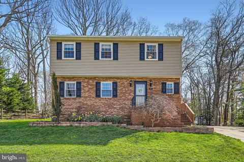 191 Oak Dr, Pasadena, MD 21122 photo 2