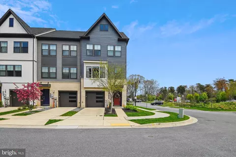 663 Chalcedony Ln, Glen Burnie, MD 21060