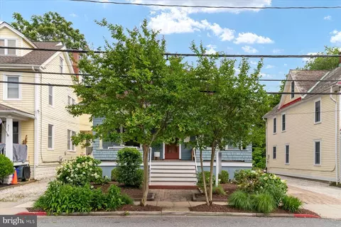 Exterior - 313 Chesapeake Ave, Annapolis, MD 21403 photo 2 of 16