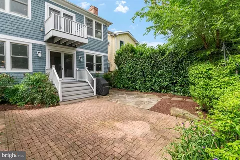 Exterior - 313 Chesapeake Ave, Annapolis, MD 21403 photo 10 of 16