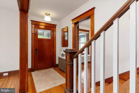Entry Way - 313 Chesapeake Ave, Annapolis, MD 21403 photo 1 of 6
