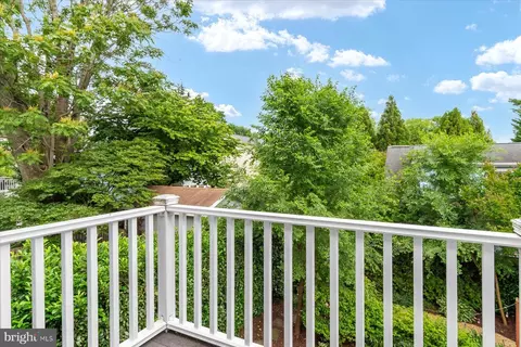 Exterior - 313 Chesapeake Ave, Annapolis, MD 21403 photo 13 of 16