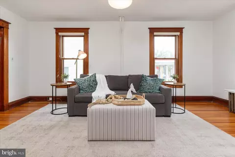 Living - 313 Chesapeake Ave, Annapolis, MD 21403 photo 2 of 6