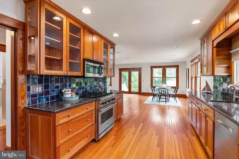 Kitchen - 313 Chesapeake Ave, Annapolis, MD 21403 photo 2 of 3
