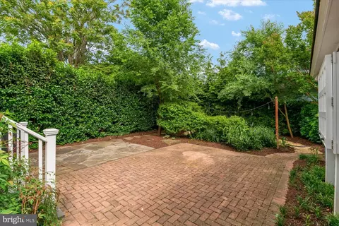 Exterior - 313 Chesapeake Ave, Annapolis, MD 21403 photo 11 of 16