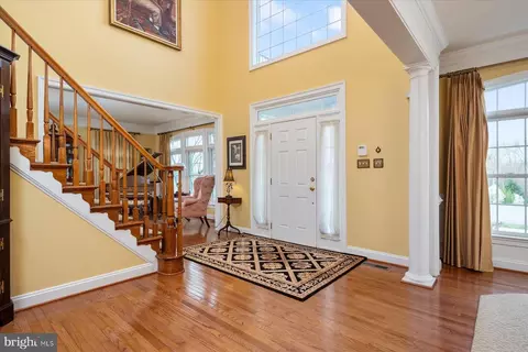Entry Way - 8931 Sahalee Ct, Pasadena, MD 21122 photo 1 of 8