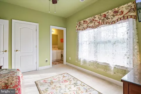 Bedroom - 8931 Sahalee Ct, Pasadena, MD 21122 photo 8 of 8