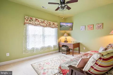 Bedroom - 8931 Sahalee Ct, Pasadena, MD 21122 photo 7 of 8
