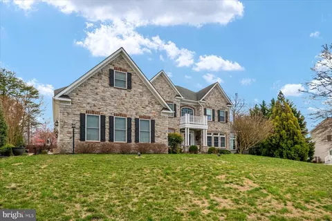 Exterior - 8931 Sahalee Ct, Pasadena, MD 21122 photo 6 of 18