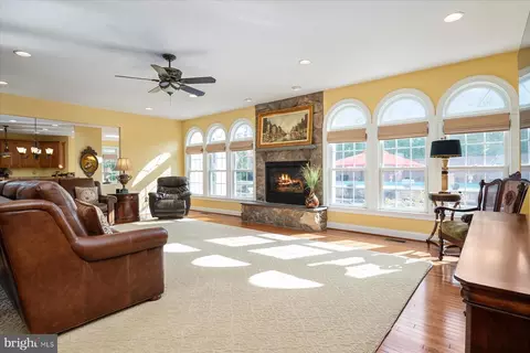 Living - 8931 Sahalee Ct, Pasadena, MD 21122 photo 1 of 1