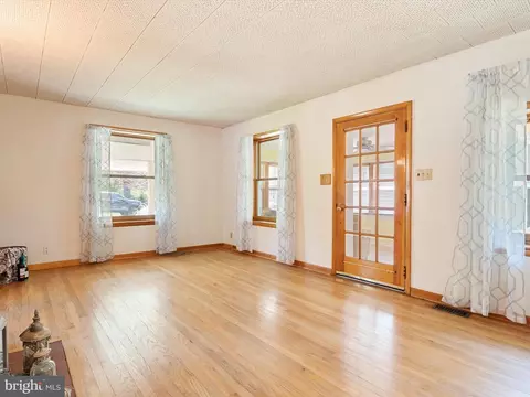550 6th St, Pasadena, MD 21122 photo 7