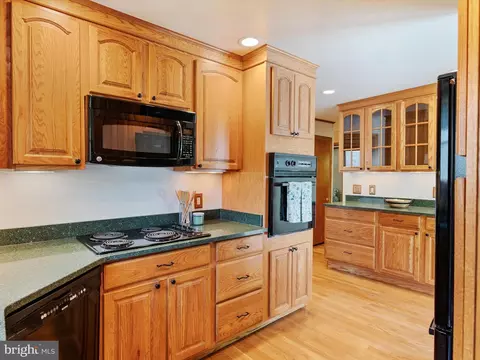 550 6th St, Pasadena, MD 21122 photo 14