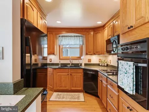 550 6th St, Pasadena, MD 21122 photo 13