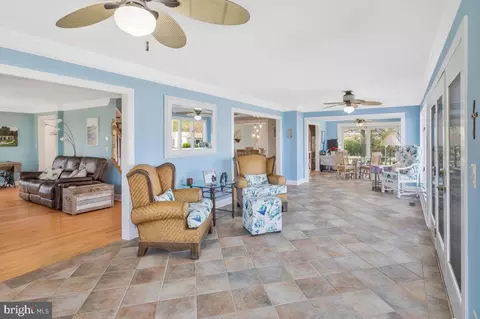 Entry Way - 201 Edgewater Dr, Edgewater, MD 21037 photo 1 of 2