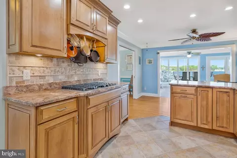 Kitchen - 201 Edgewater Dr, Edgewater, MD 21037 photo 1 of 3
