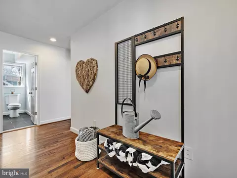 Entry Way - 1413 Howard Rd, Annapolis, MD 21403 photo 4 of 8