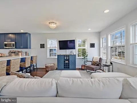 Living - 1413 Howard Rd, Annapolis, MD 21403 photo 1 of 3