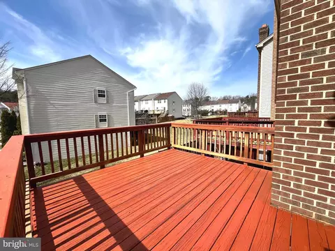 Exterior - 2034 Pinecroft Ct, Odenton, MD 21113 photo 4 of 7