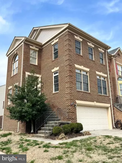 Exterior - 2034 Pinecroft Ct, Odenton, MD 21113 photo 2 of 7