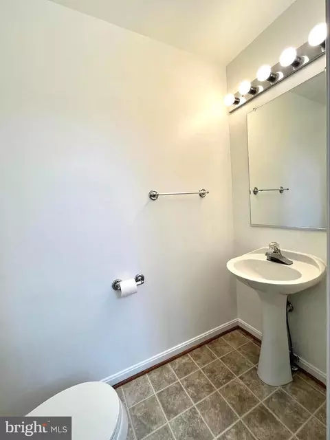 Bath - 2034 Pinecroft Ct, Odenton, MD 21113 photo 1 of 6