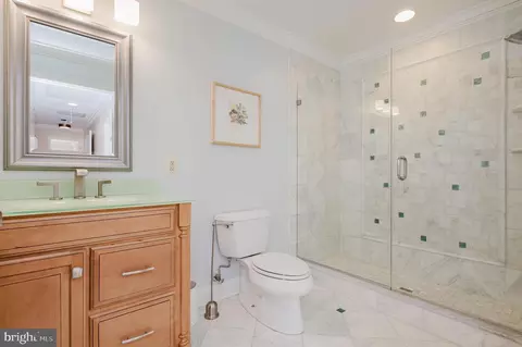Bath - 2111 Lake Dr, Pasadena, MD 21122 photo 5 of 6