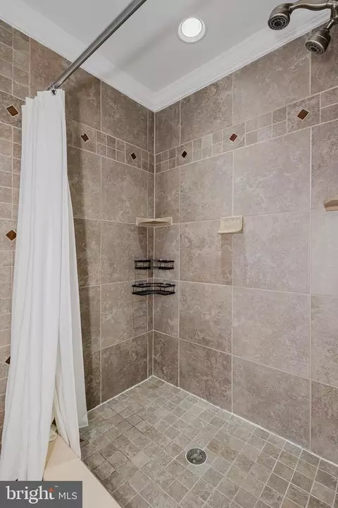Bath - 2111 Lake Dr, Pasadena, MD 21122 photo 4 of 6