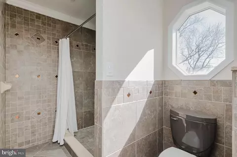 Bath - 2111 Lake Dr, Pasadena, MD 21122 photo 3 of 6